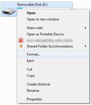 Chuột phải vào ổ đĩa USB của bạn, chọn Format